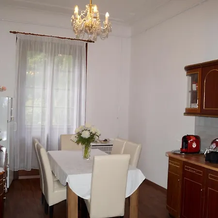 Bor-furdo Apartmanhaz 빌라 *
